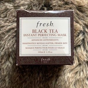 NIB Fresh Black Tea Instant Perfecting Mask